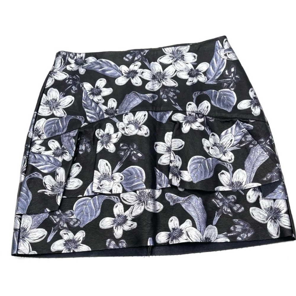 Zara women’s black Silver Faux leather floral ruffle pelium mini skirt size M - Picture 3 of 9